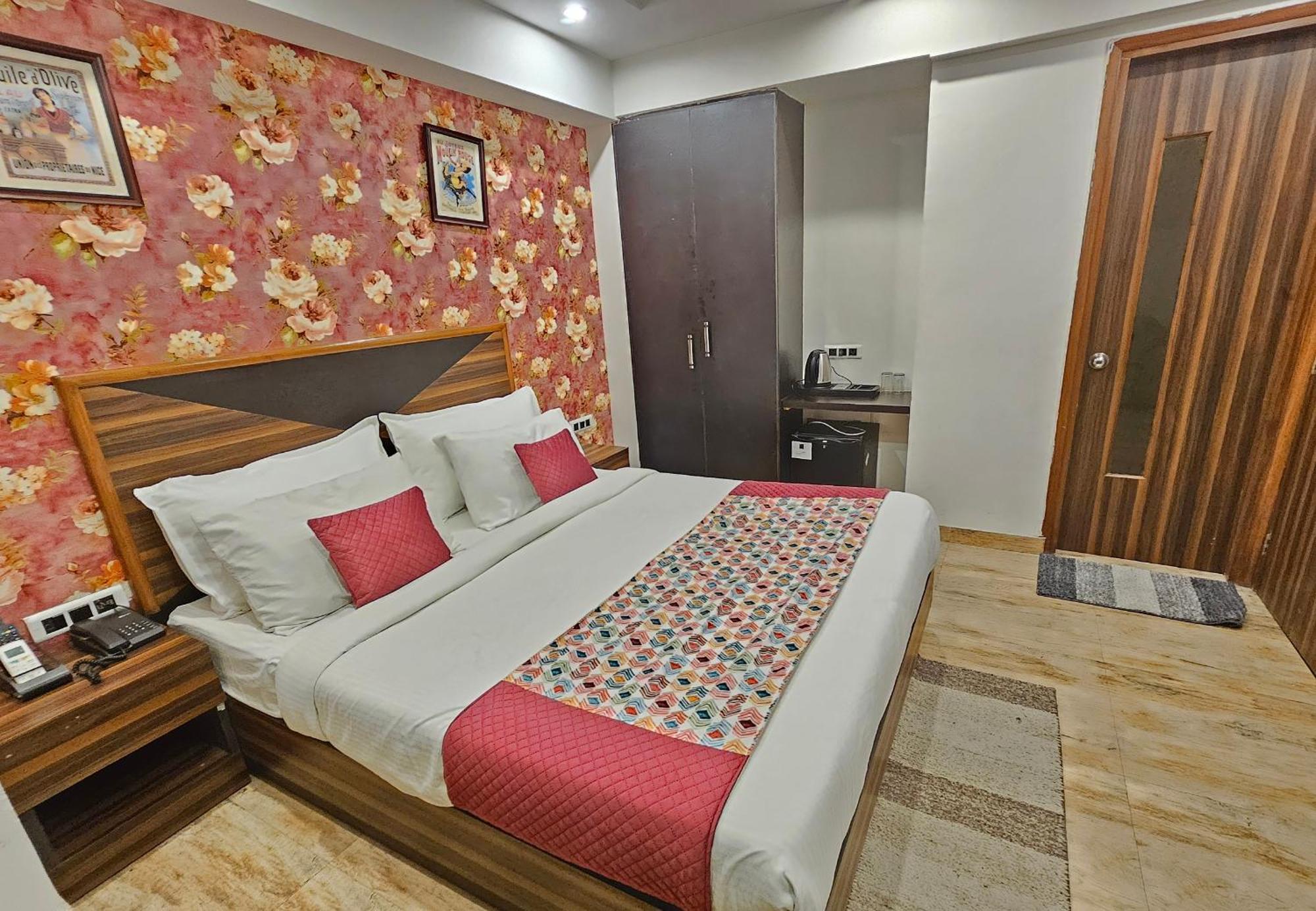 Hotel Linda Suites Near International Airport By La Casa Nowe Delhi Zewnętrze zdjęcie